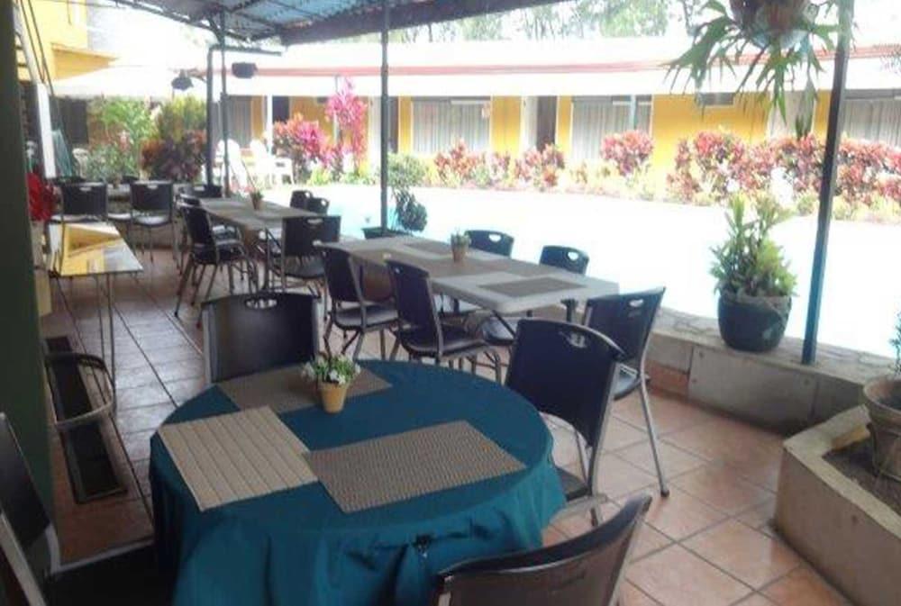 Hotel Puerta Del Sol - San Jose Airport Екстериор снимка