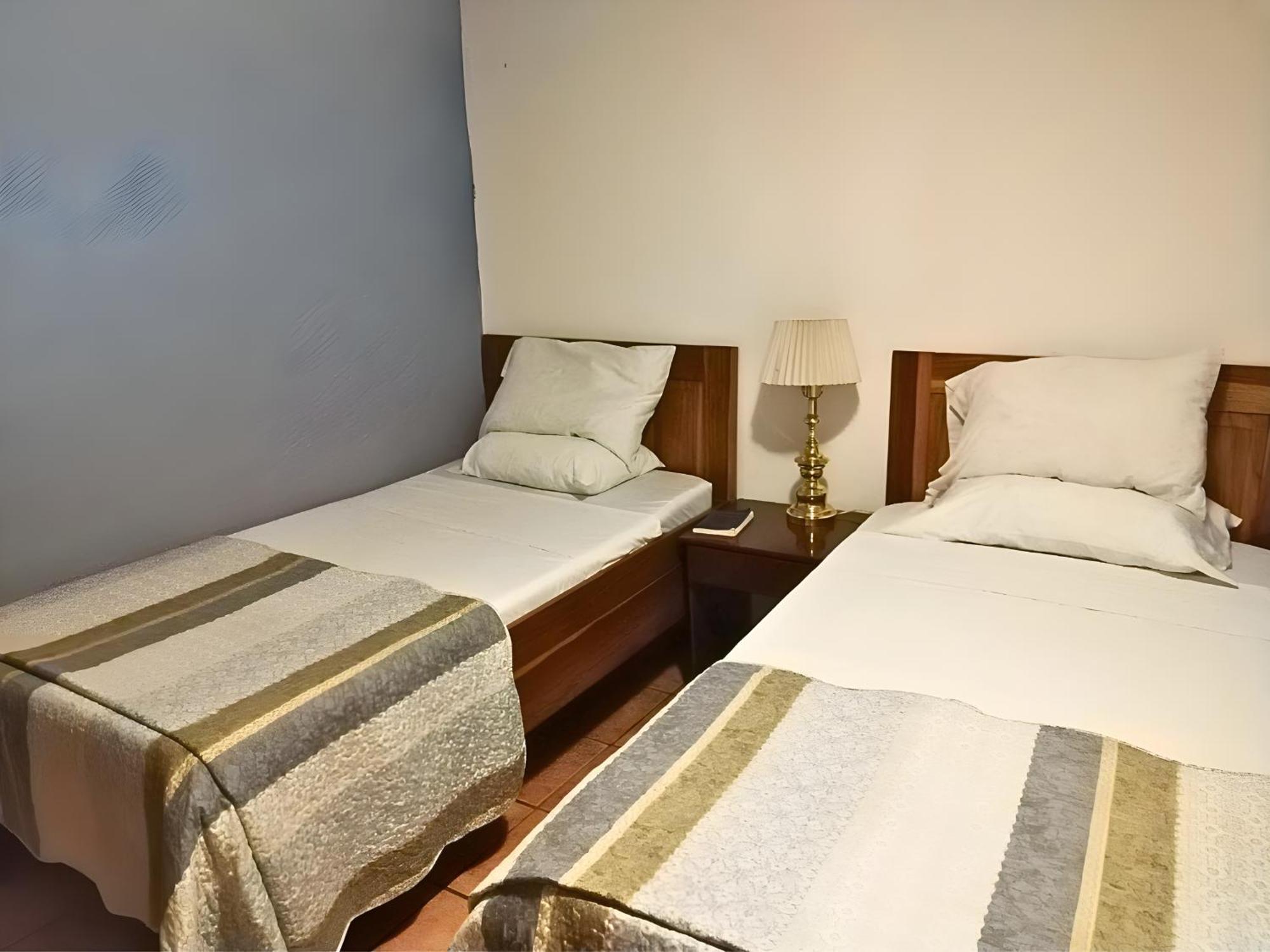 Hotel Puerta Del Sol - San Jose Airport Стая снимка
